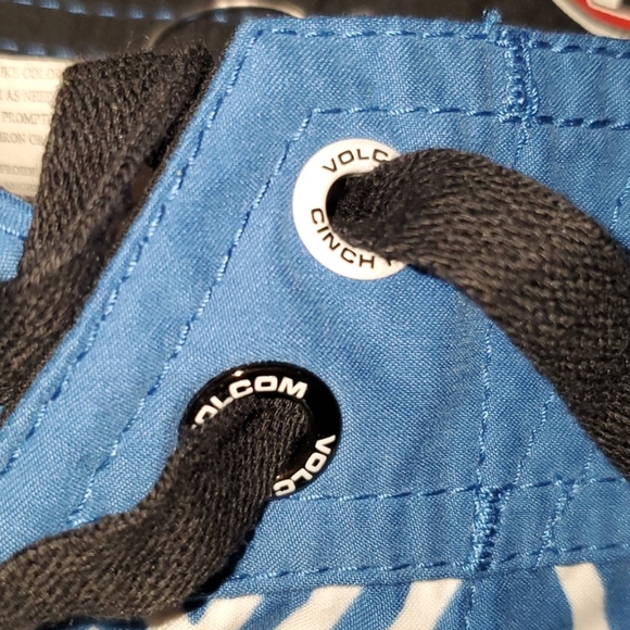 Volcom mens swim wear - Picture 7 of 12